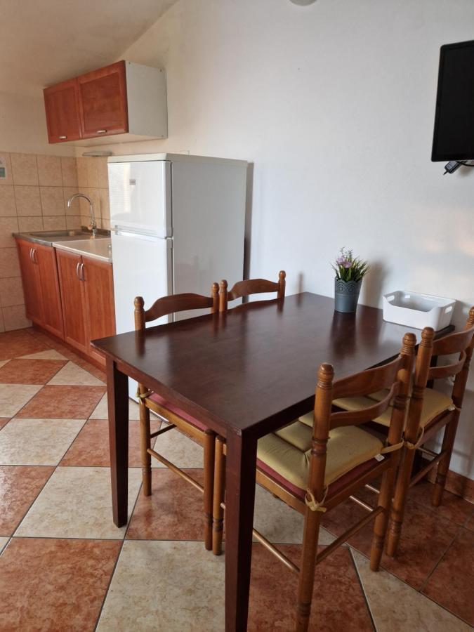 Rora Apartment