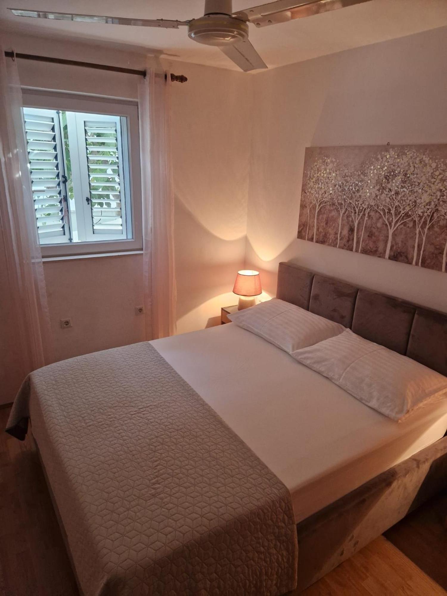 Rora Apartment *