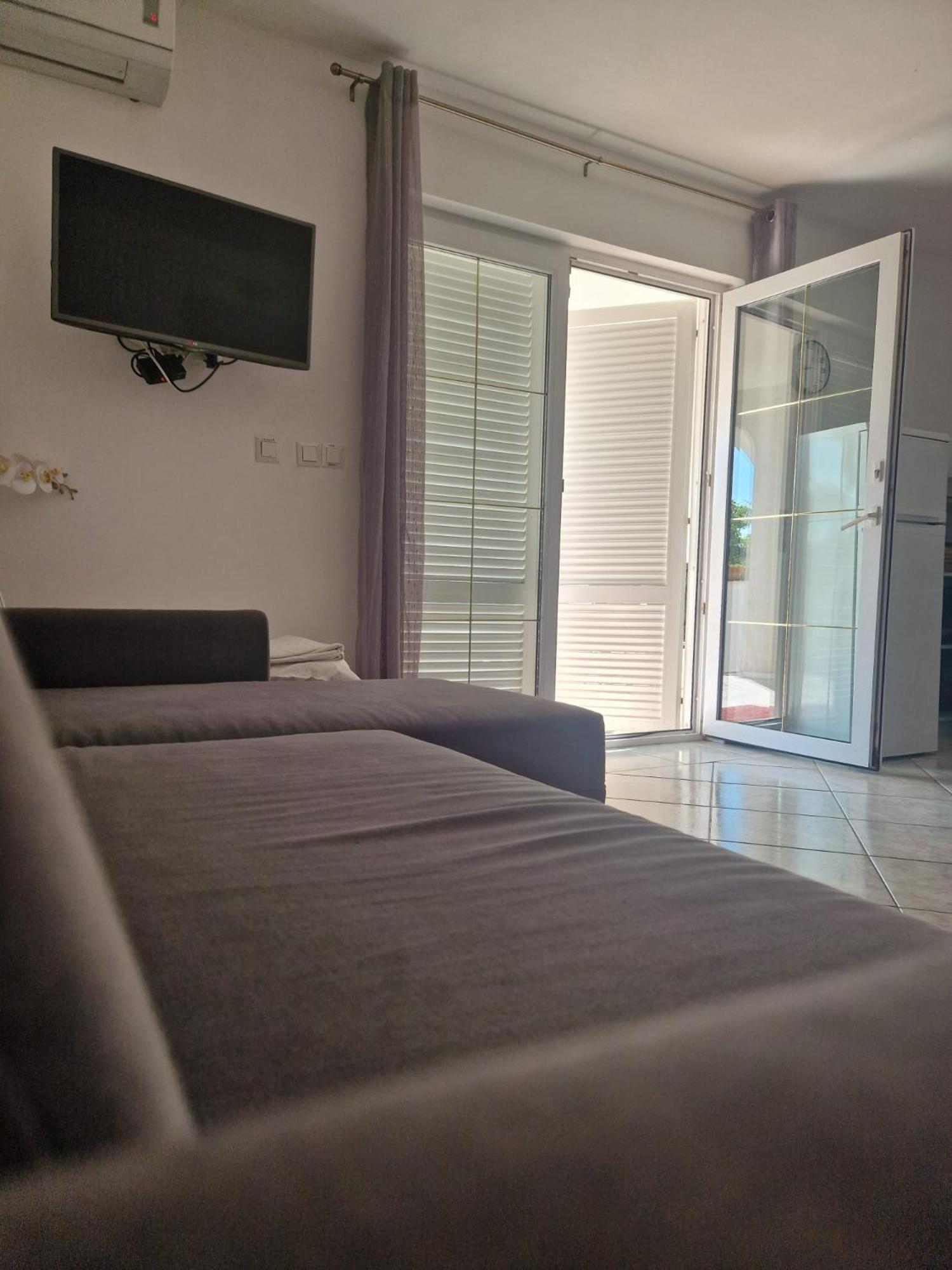 Apartment Rora *