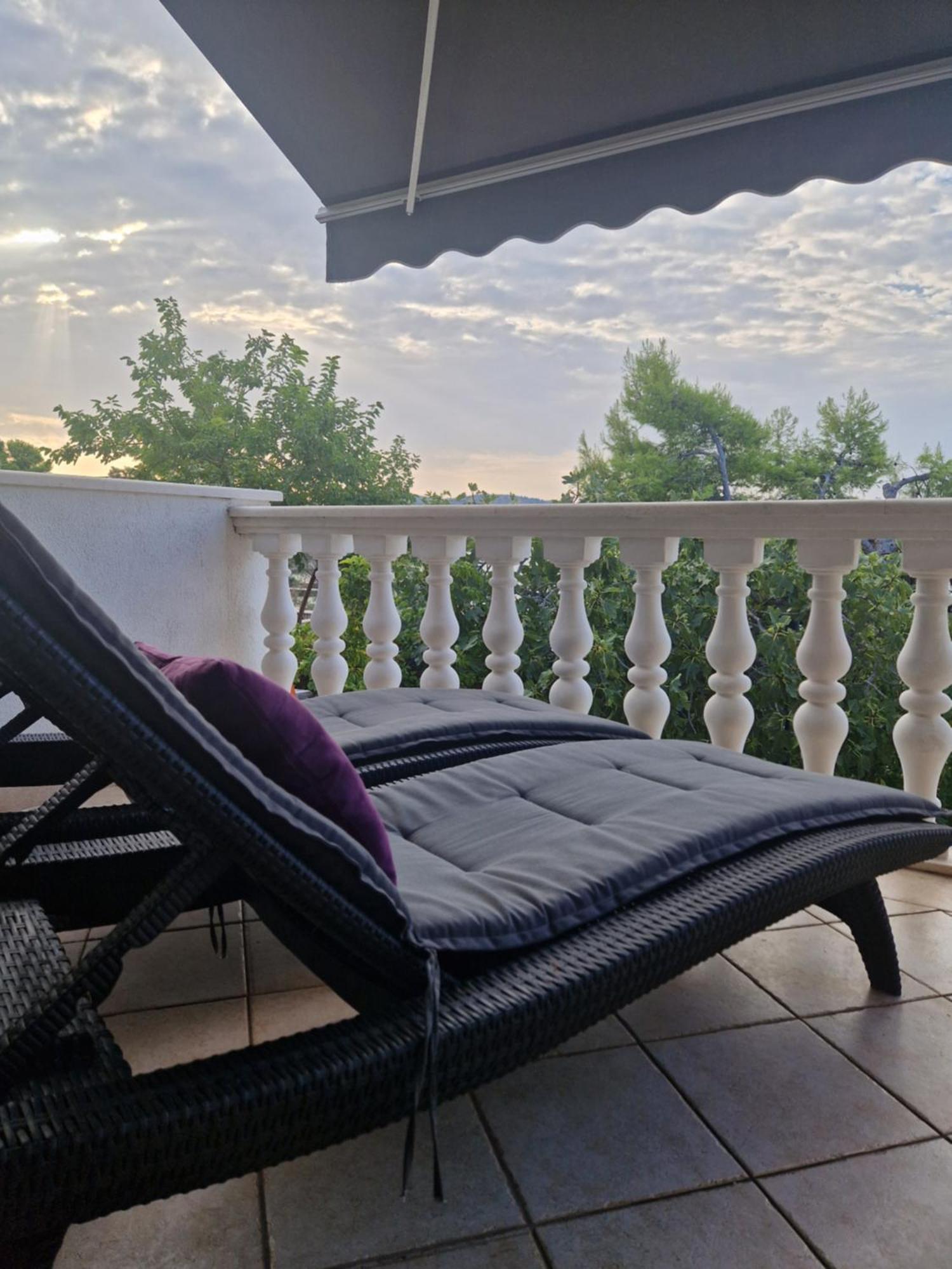 Rora Apartment