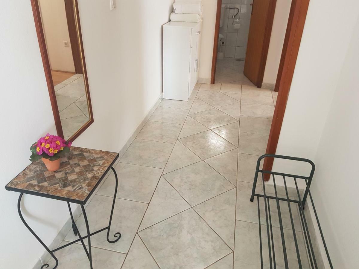 Rora Apartment