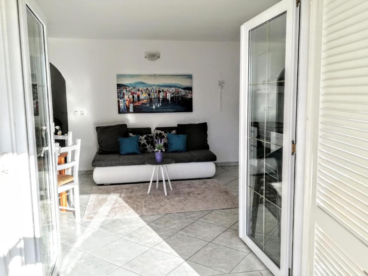 Rora Apartment